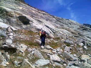 Avec les skis pour preuve